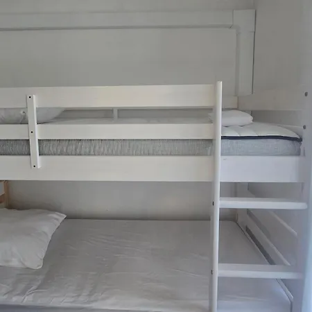 Apartamento For 4 With Pool 350m From